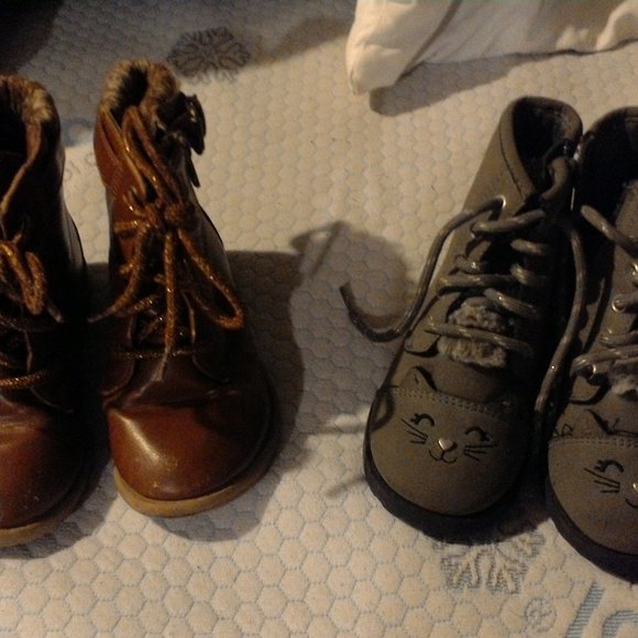 Girls boots - Picture 1 of 2